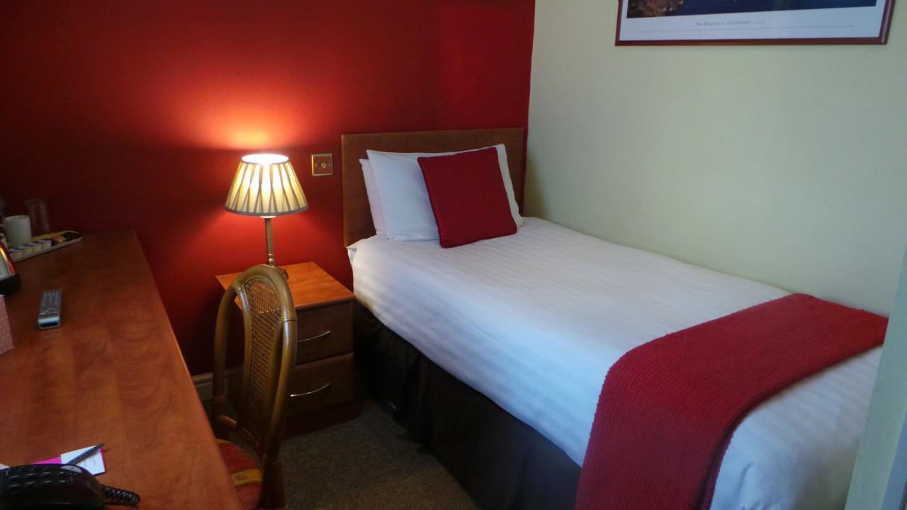 The Peacock Townhouse Hotel Kenilworth - Warwick Esterno foto